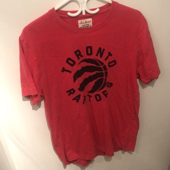 Red Jacket Quality Made Ultra Soft Red and Black Toronto Raptors NBA Tshirt - Picture 2 of 4